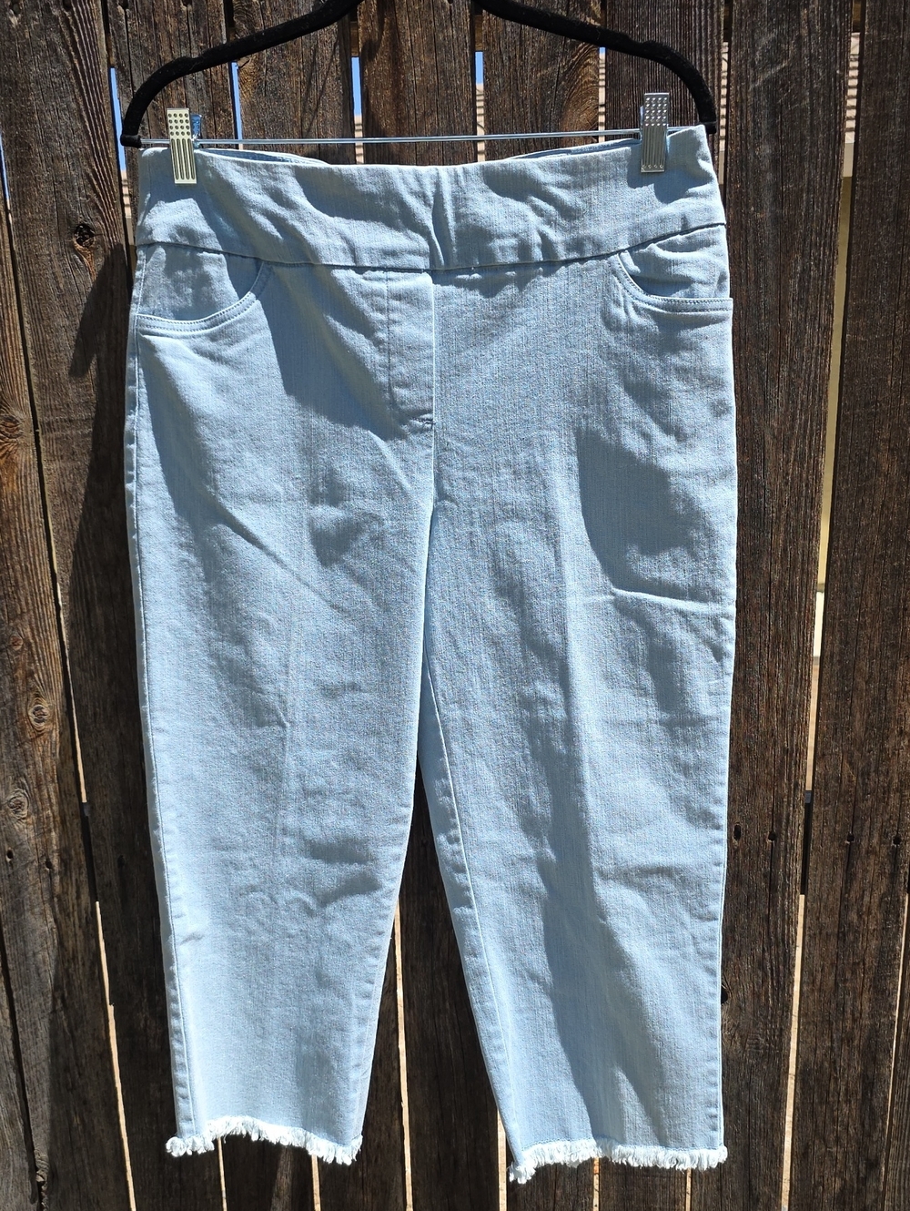 Alfred Dunner Light Blue Cropped Pull-On Pants Frayed Hem